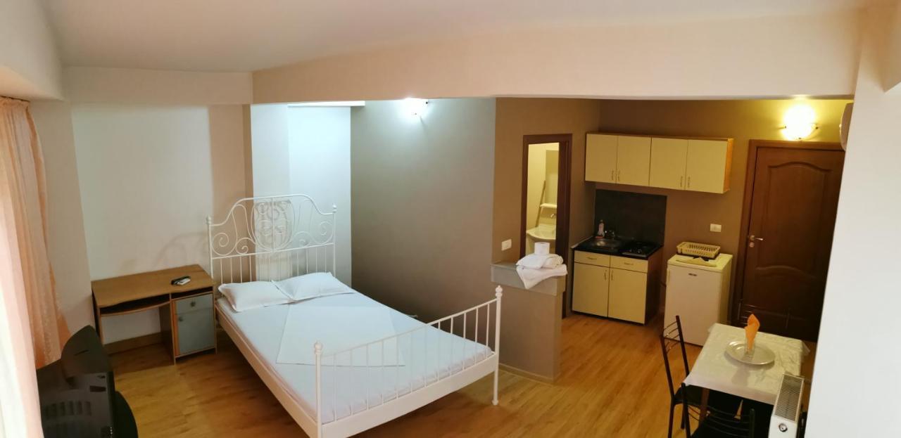Vila Zuzette Hotel คอนสตันซา ภายนอก รูปภาพ